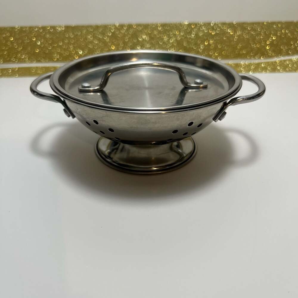 Melissa & Doug Stainless Steel Toy Colander with Lid Pretend Play